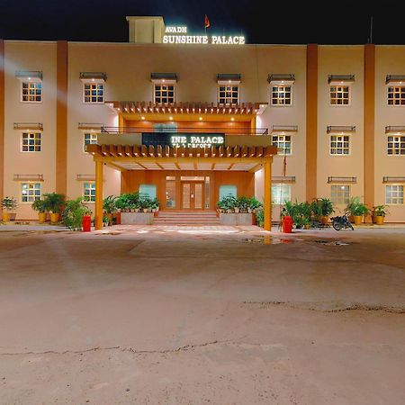 Avadh Sunshine Palace Hotel And Resort Ayodhya Zewnętrze zdjęcie