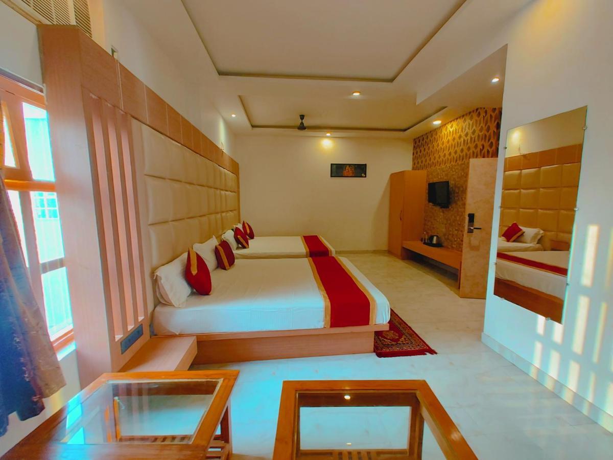 Avadh Sunshine Palace Hotel And Resort Ayodhya Zewnętrze zdjęcie