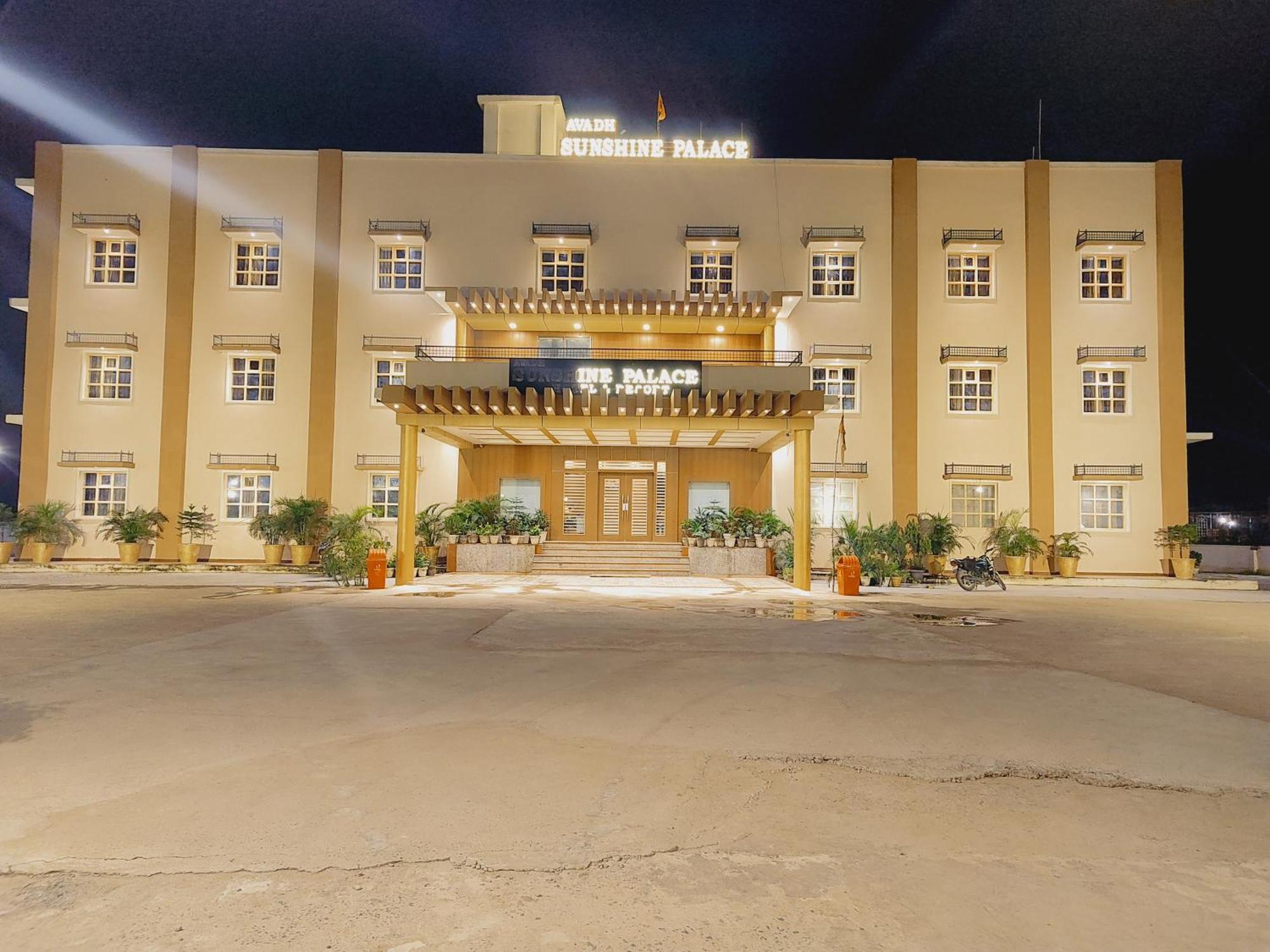 Avadh Sunshine Palace Hotel And Resort Ayodhya Zewnętrze zdjęcie