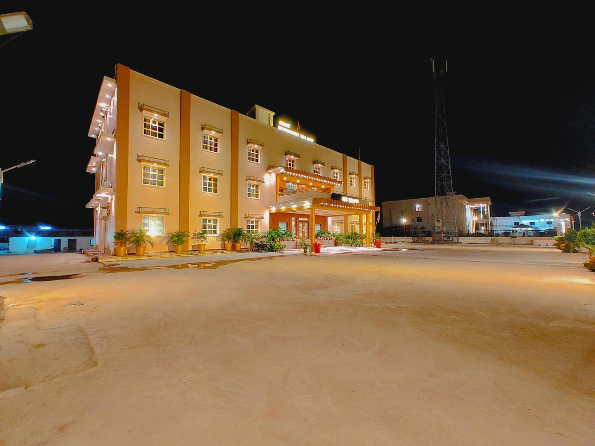 Avadh Sunshine Palace Hotel And Resort Ayodhya Zewnętrze zdjęcie
