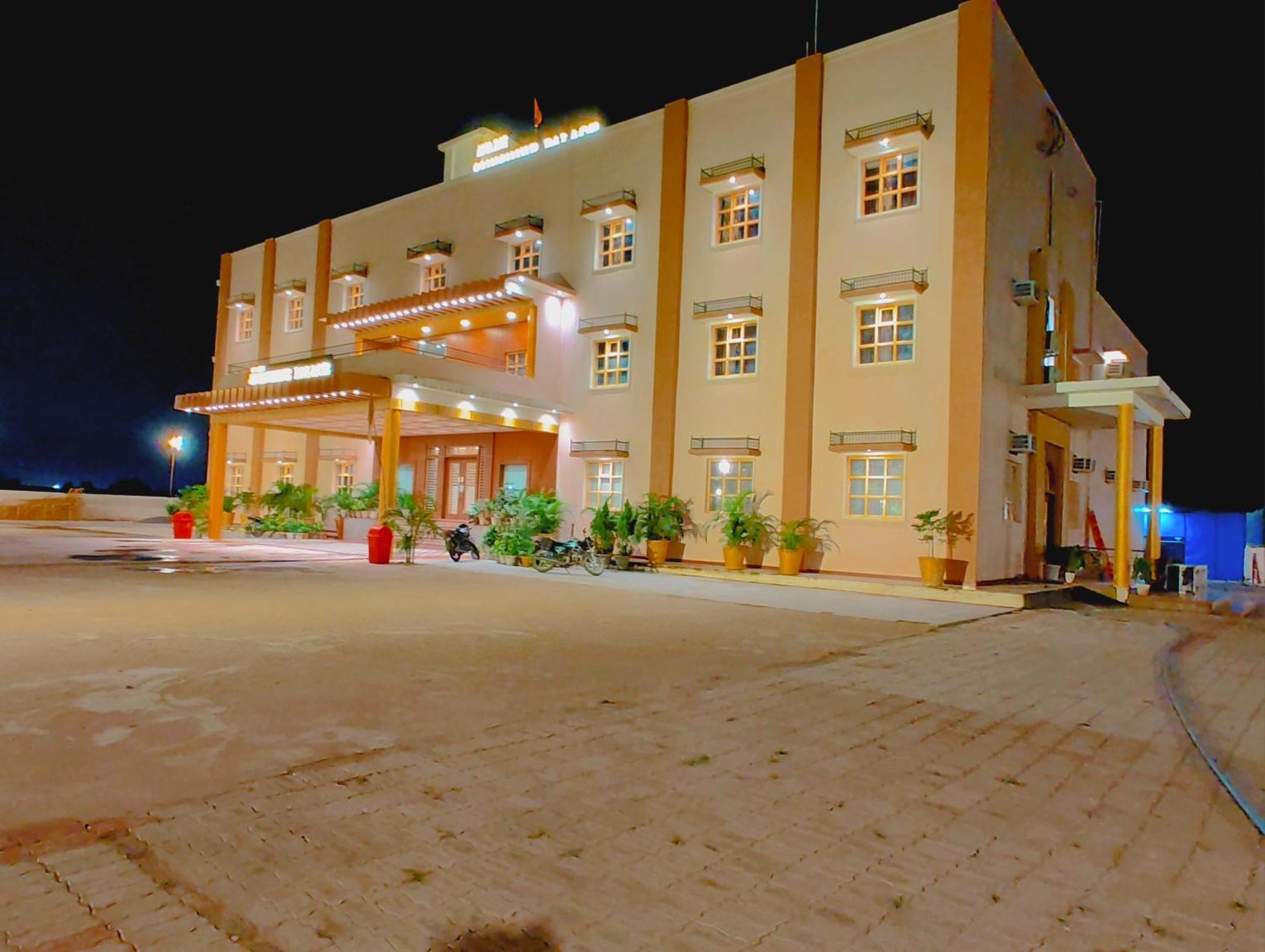 Avadh Sunshine Palace Hotel And Resort Ayodhya Zewnętrze zdjęcie