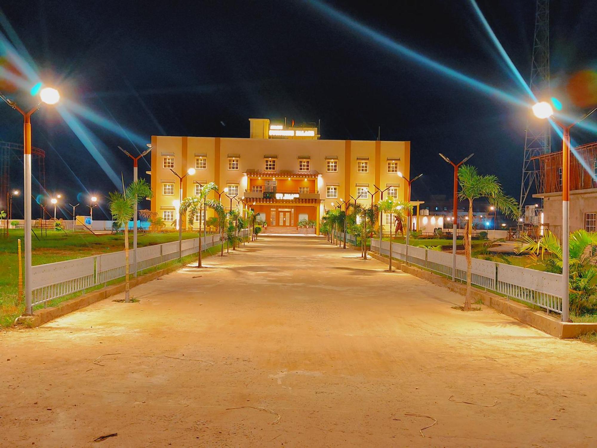 Avadh Sunshine Palace Hotel And Resort Ayodhya Zewnętrze zdjęcie