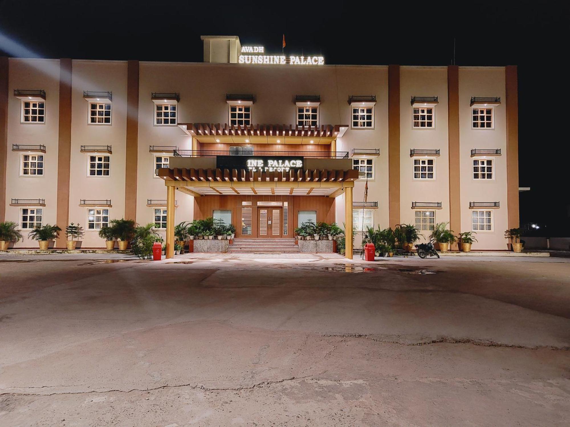Avadh Sunshine Palace Hotel And Resort Ayodhya Zewnętrze zdjęcie