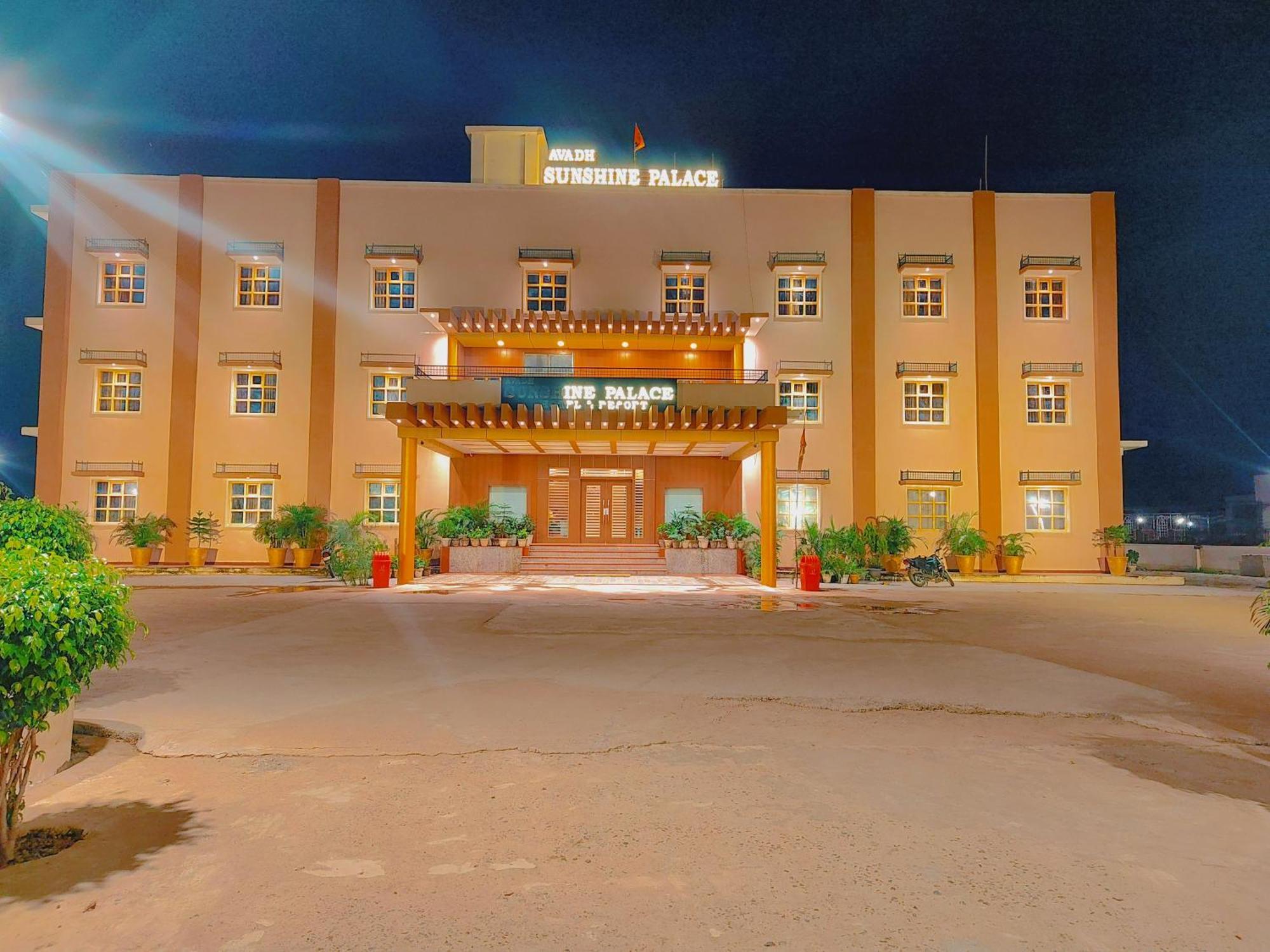 Avadh Sunshine Palace Hotel And Resort Ayodhya Zewnętrze zdjęcie