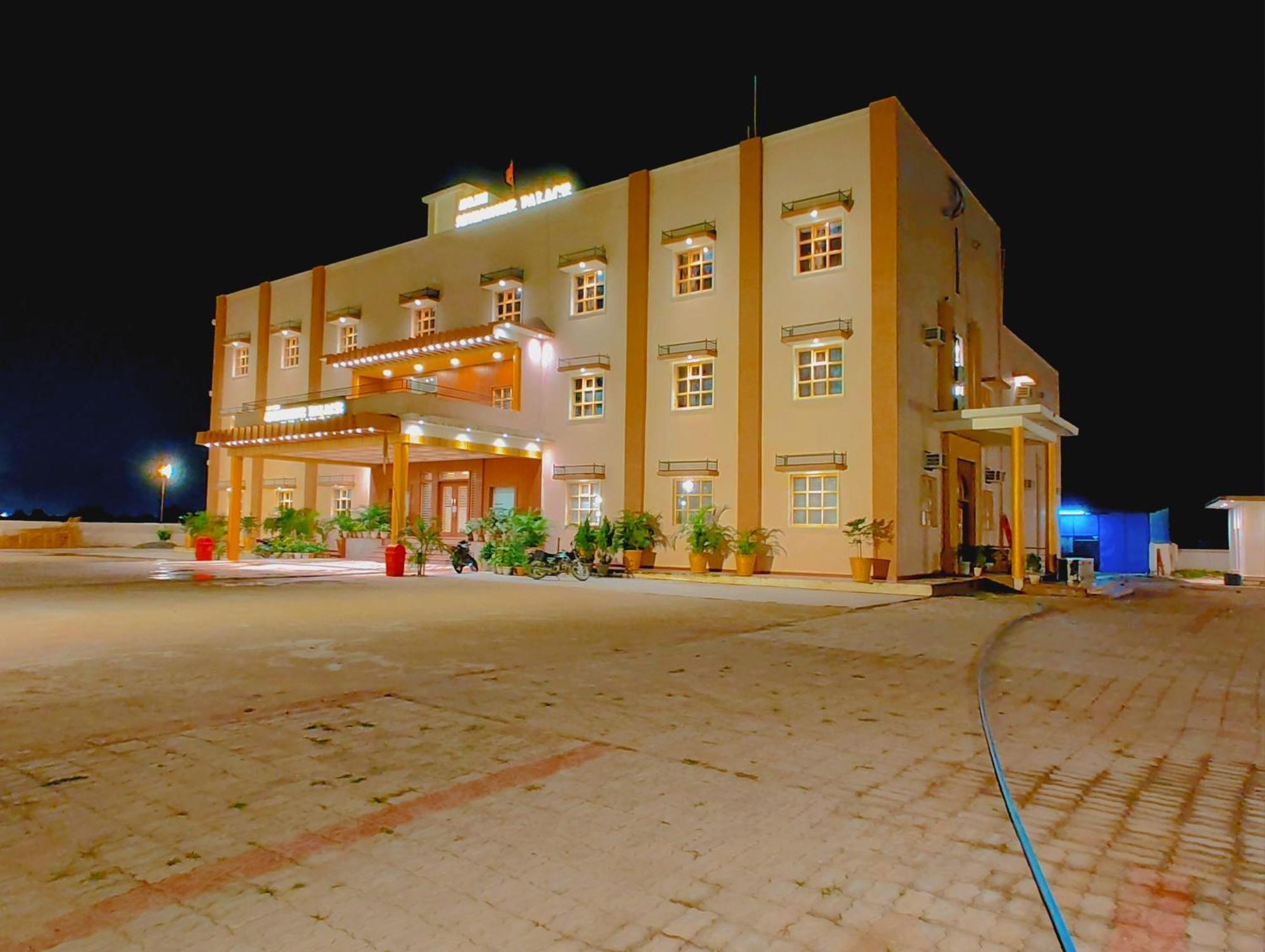 Avadh Sunshine Palace Hotel And Resort Ayodhya Zewnętrze zdjęcie