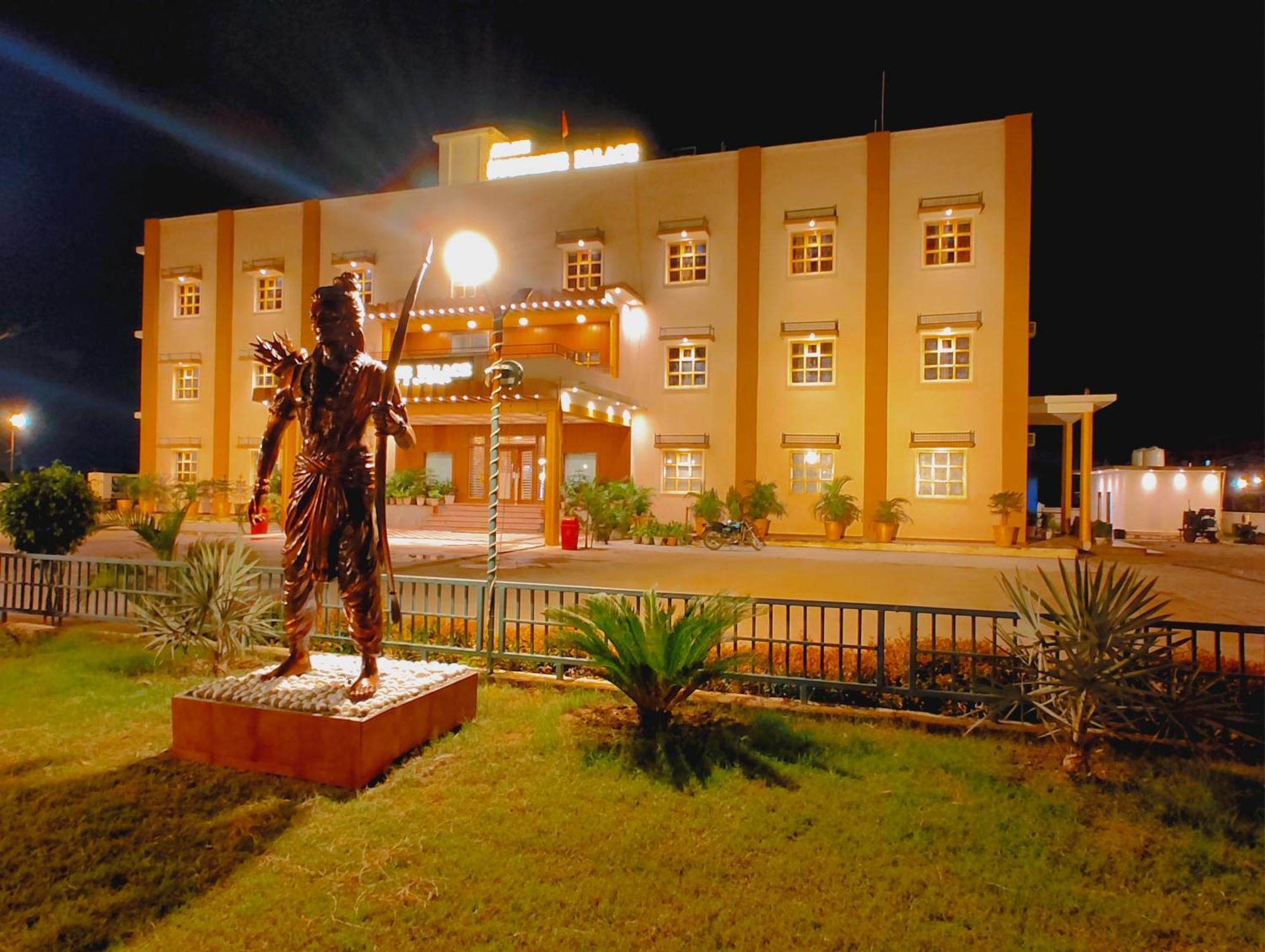 Avadh Sunshine Palace Hotel And Resort Ayodhya Zewnętrze zdjęcie