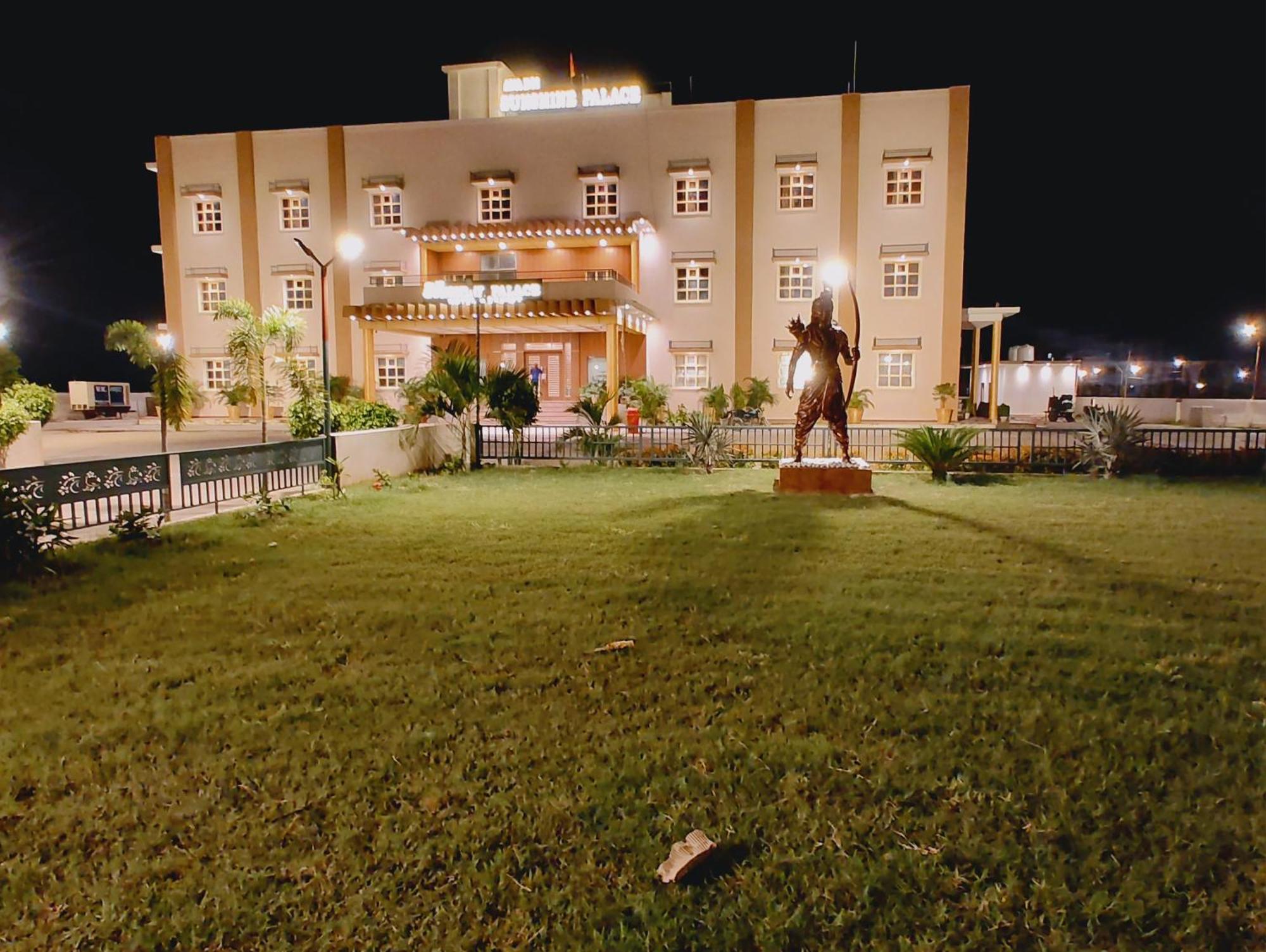 Avadh Sunshine Palace Hotel And Resort Ayodhya Zewnętrze zdjęcie
