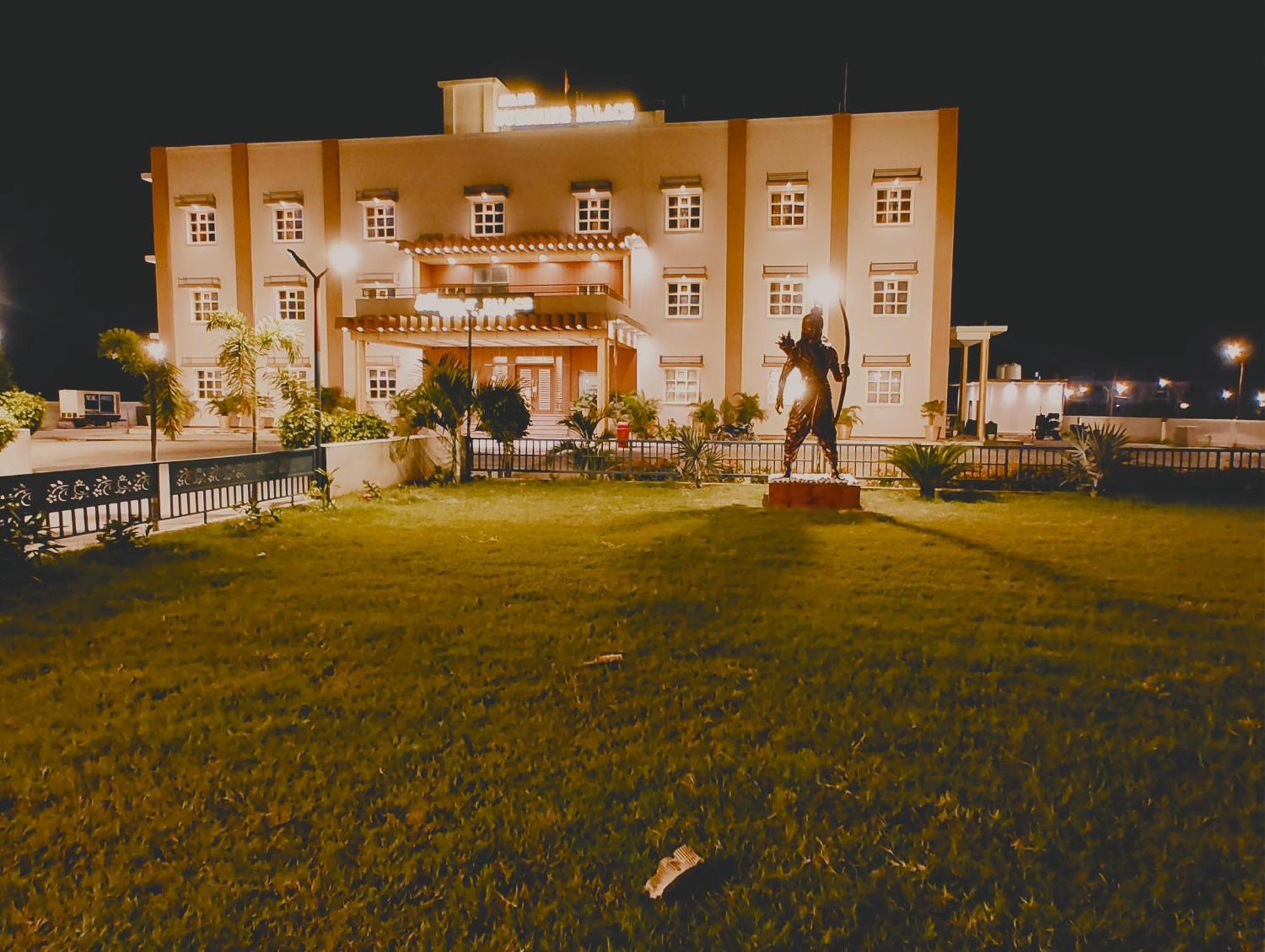 Avadh Sunshine Palace Hotel And Resort Ayodhya Zewnętrze zdjęcie