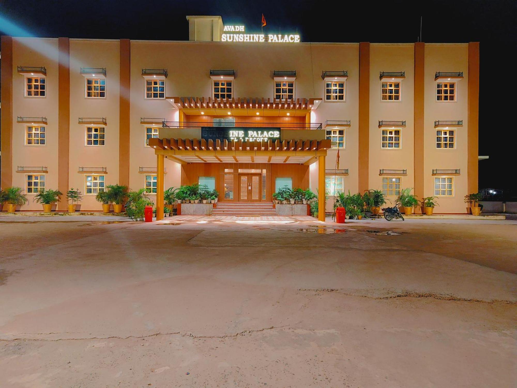 Avadh Sunshine Palace Hotel And Resort Ayodhya Zewnętrze zdjęcie