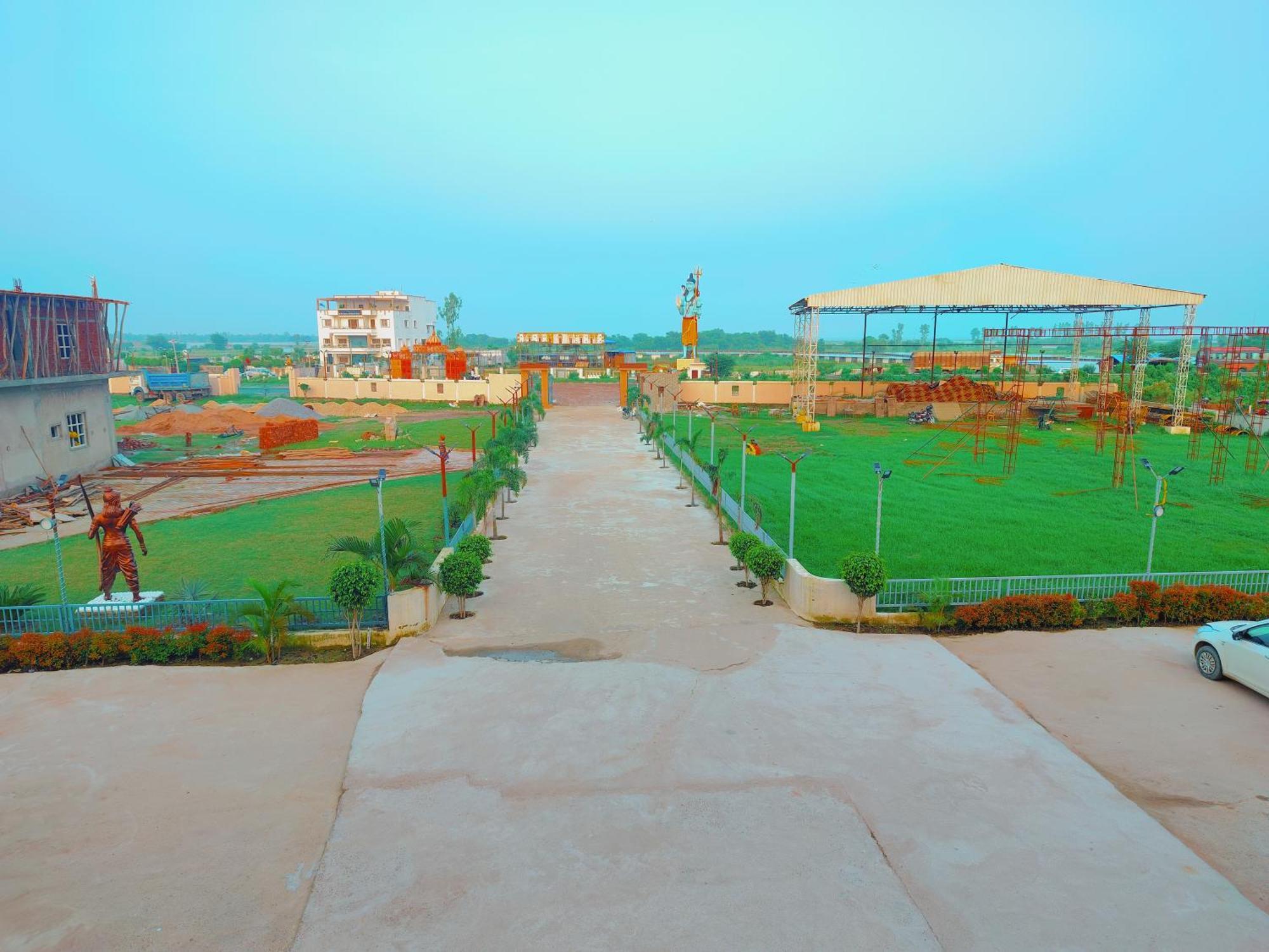 Avadh Sunshine Palace Hotel And Resort Ayodhya Zewnętrze zdjęcie