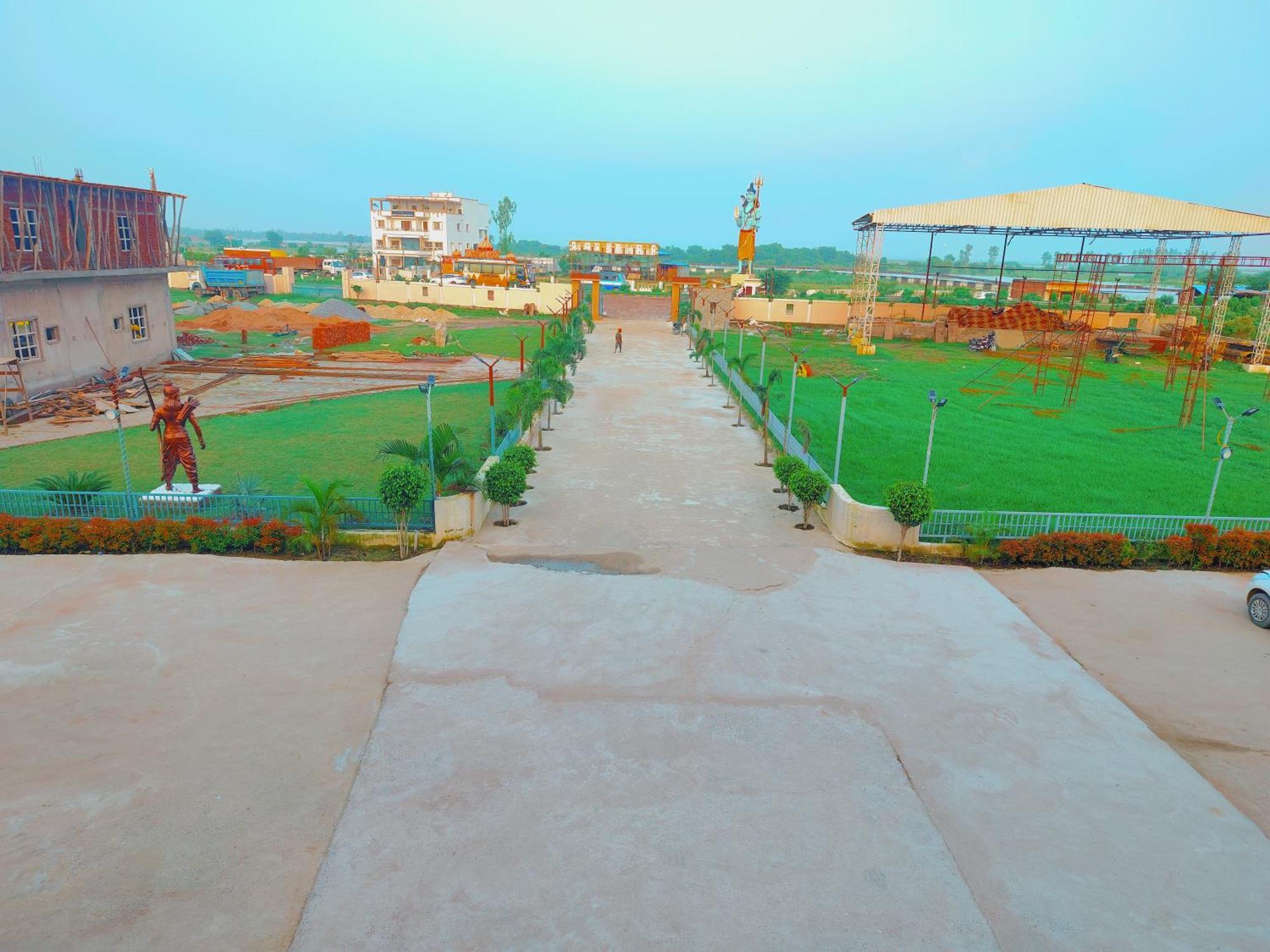 Avadh Sunshine Palace Hotel And Resort Ayodhya Zewnętrze zdjęcie