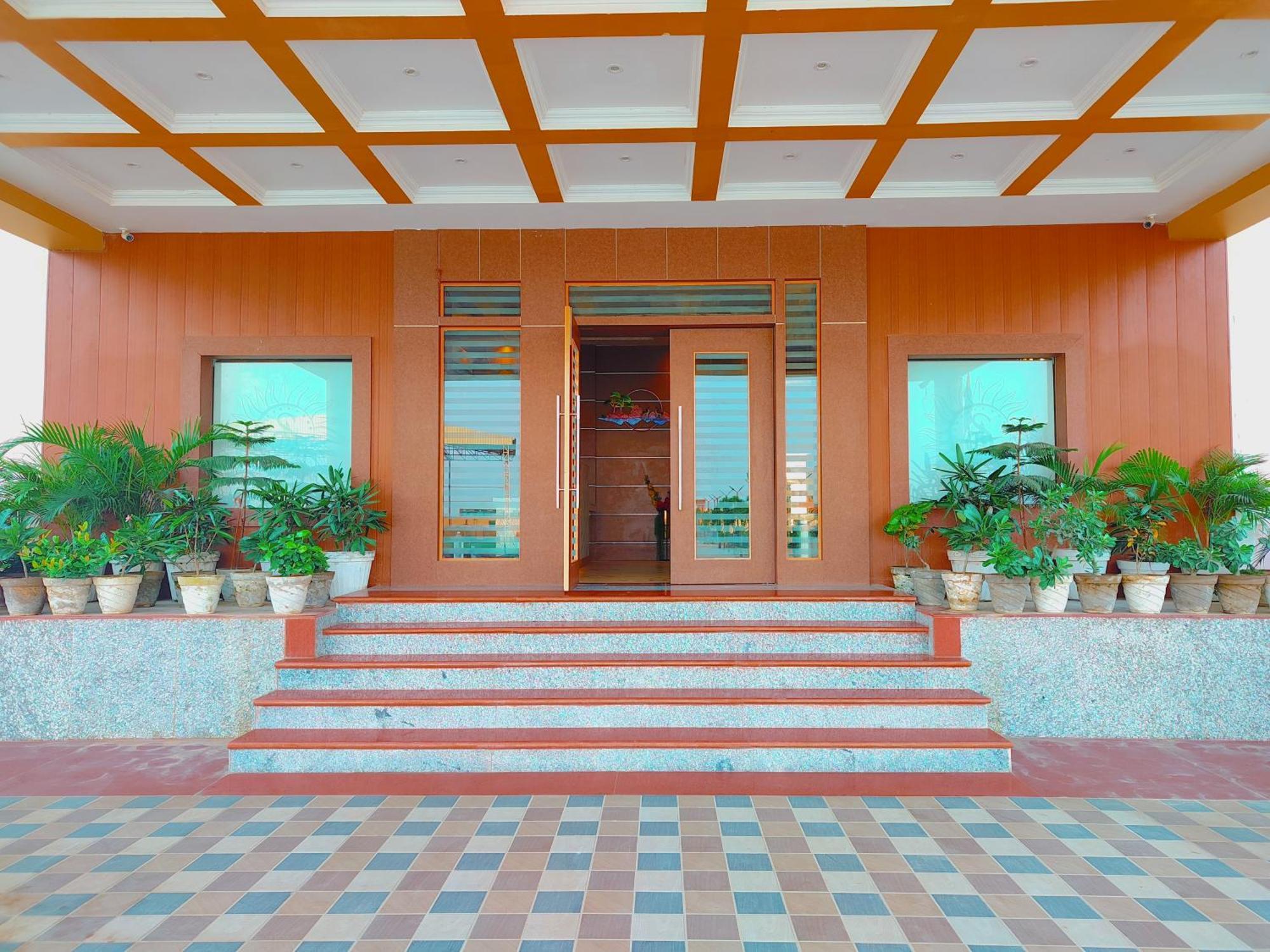 Avadh Sunshine Palace Hotel And Resort Ayodhya Zewnętrze zdjęcie